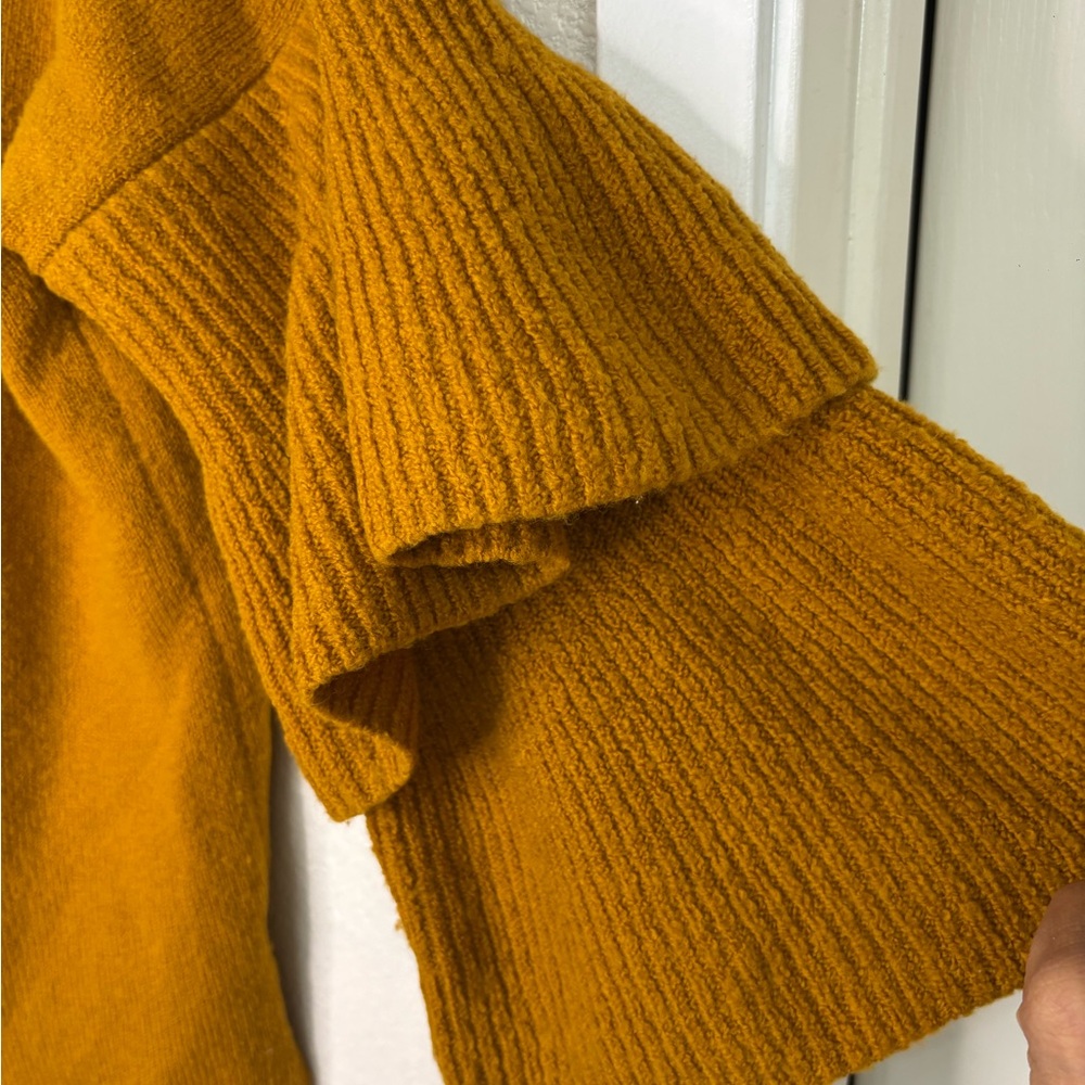 Madewell Mustard Ruffle Ruffle Bell Sleeve Boat
Neck Sweater Sweater Sz Medium - Picture 10 of 12